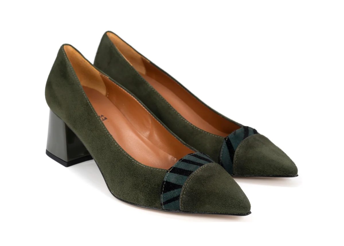 Woman Shoe Pump in Green Suede Leather, Zebra band.